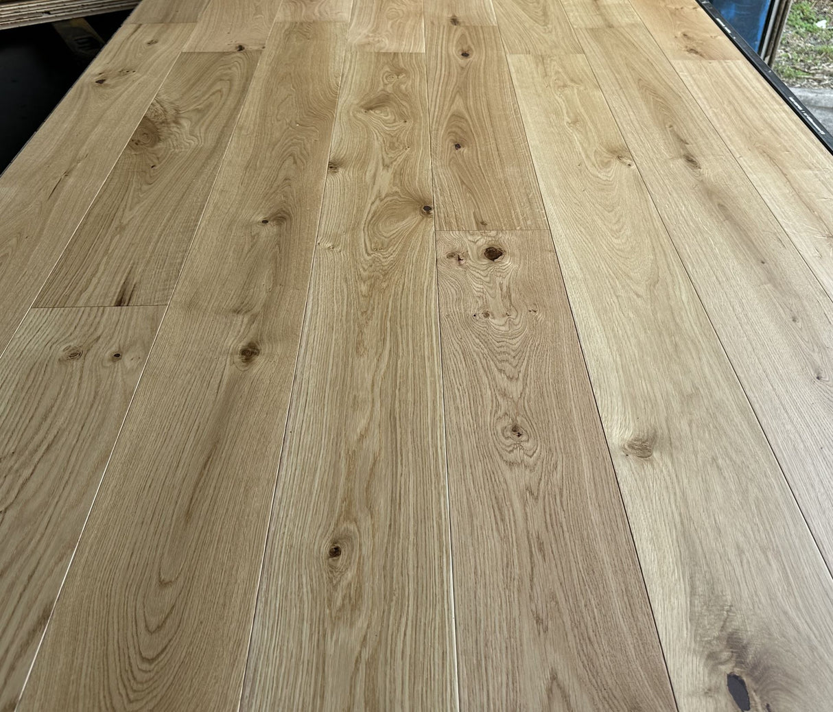 Plankegulv i eg med klar olie og UV matlak - Grand Canyon - Bredde 190 mm