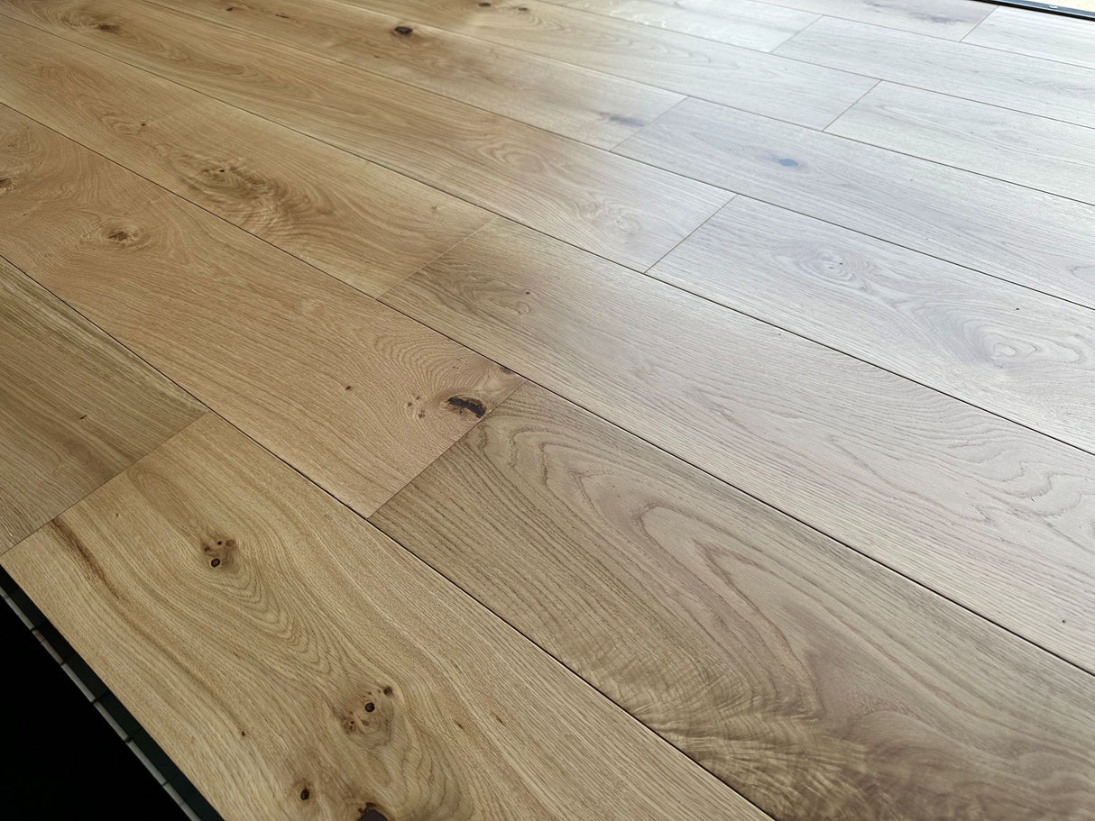 Plankegulv i eg med klar olie og UV matlak - Grand Canyon - Bredde 190 mm