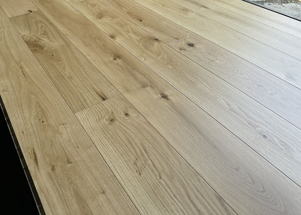 Plankegulv i eg med klar olie og UV matlak - Grand Canyon - Bredde 190 mm