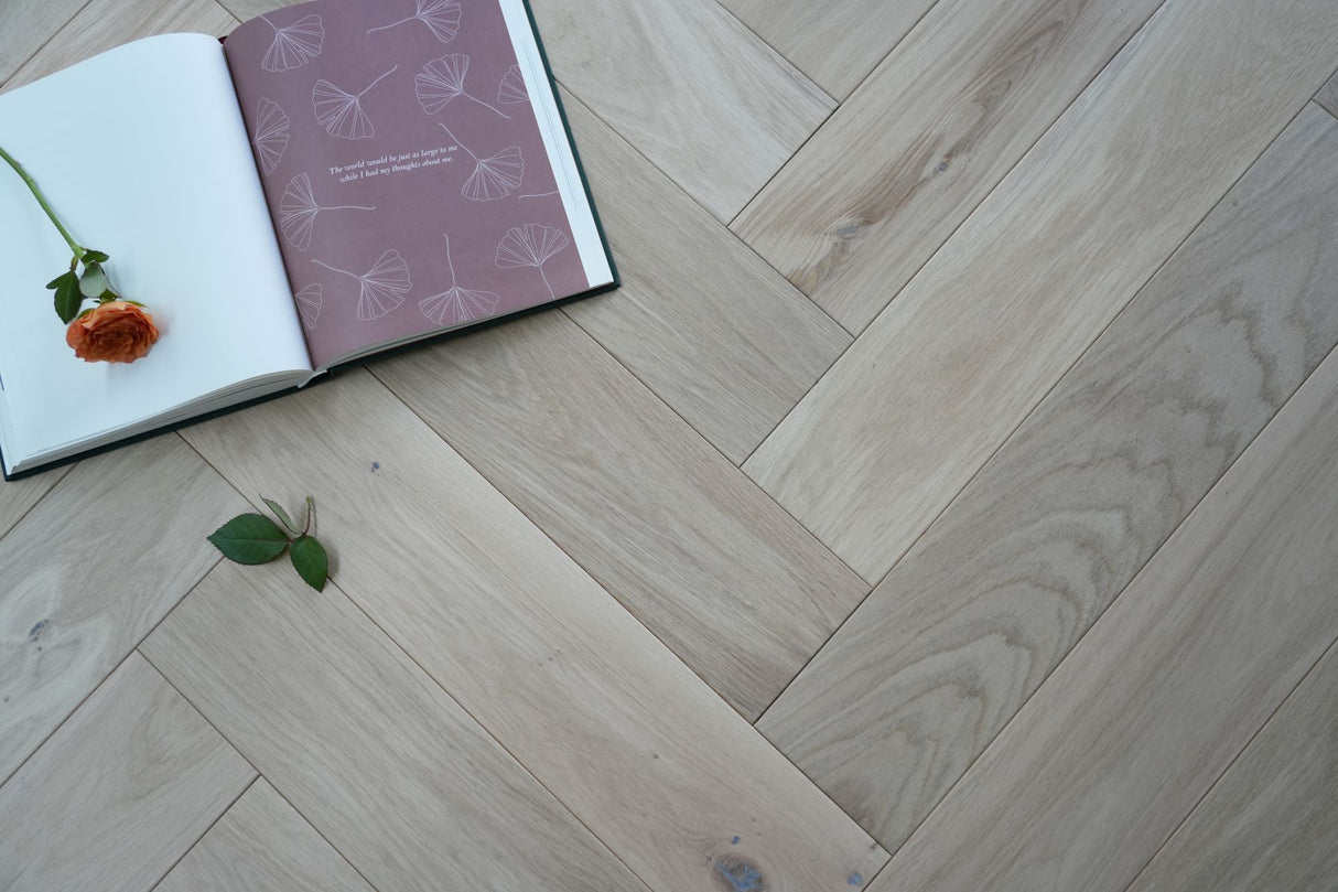 Stavparket i massiv eg - ubehandlet - sleben - Manhattan - Bredde 125 mm