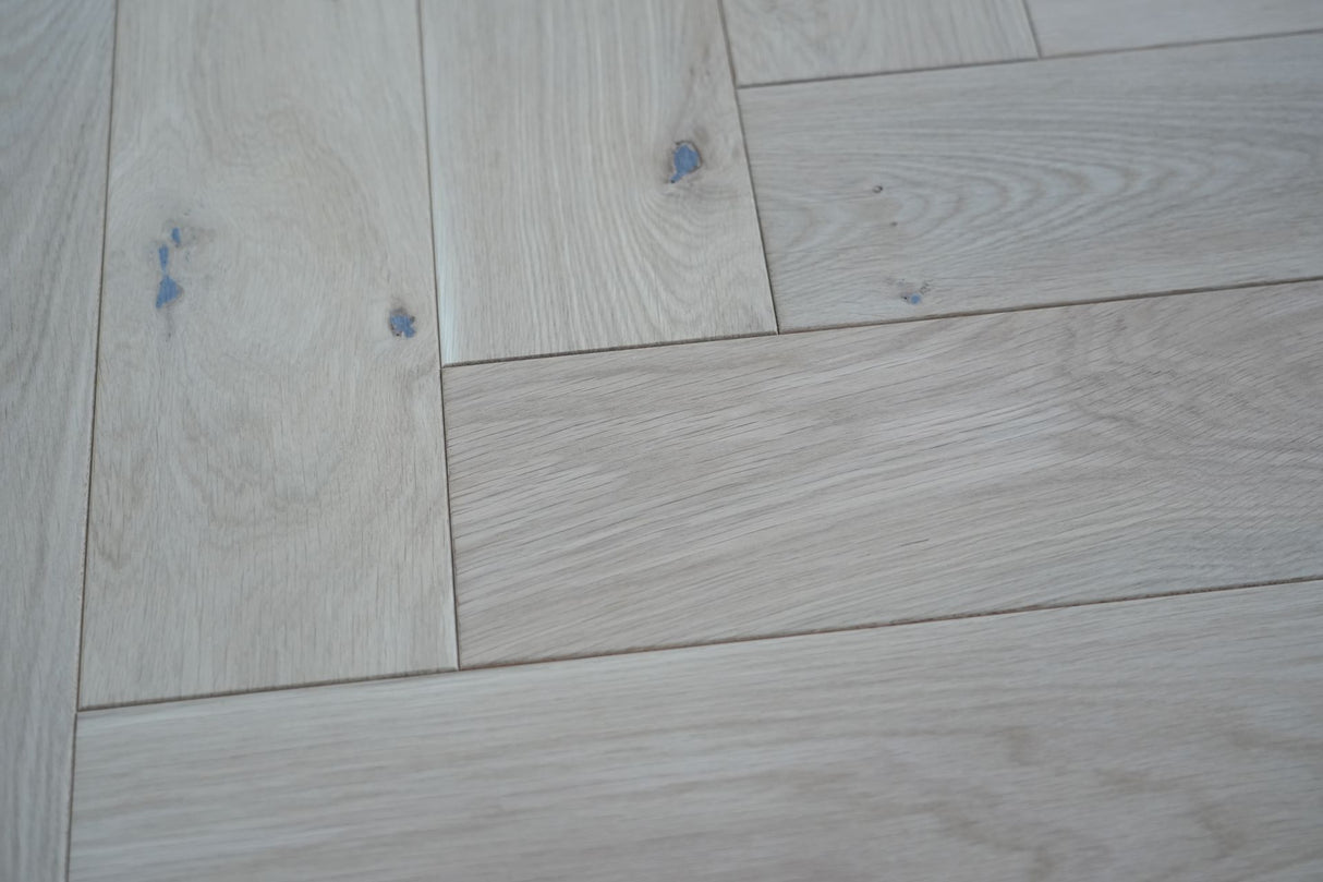 Stavparket i massiv eg - ubehandlet - sleben - Manhattan - Bredde 125 mm