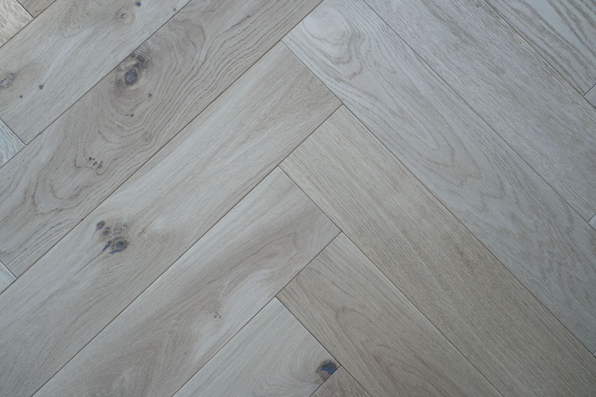 Stavparket i massiv eg - ubehandlet - børstet - Manhattan - Bredde 125 mm