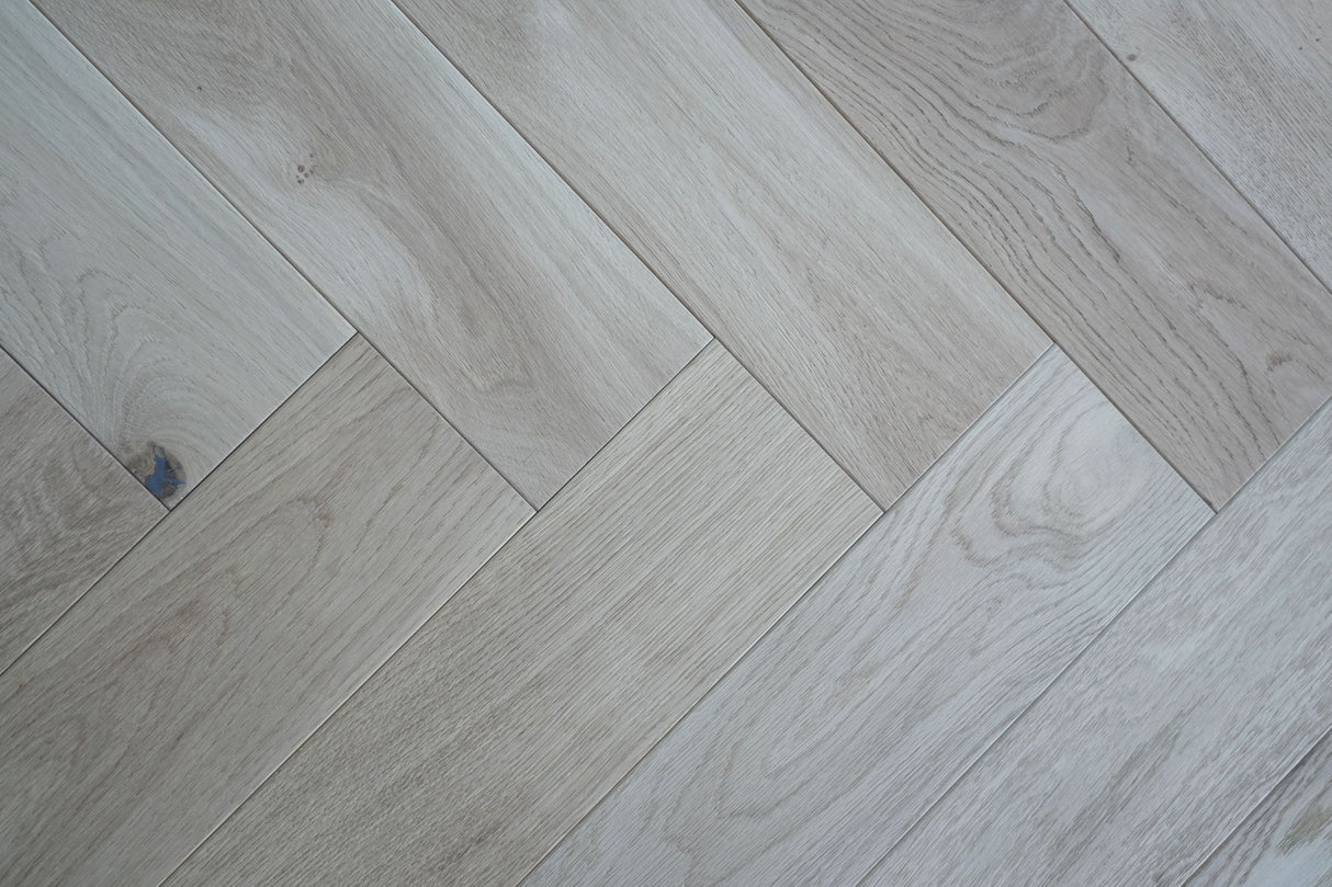 Stavparket i massiv eg - ubehandlet - børstet - Manhattan - Bredde 125 mm