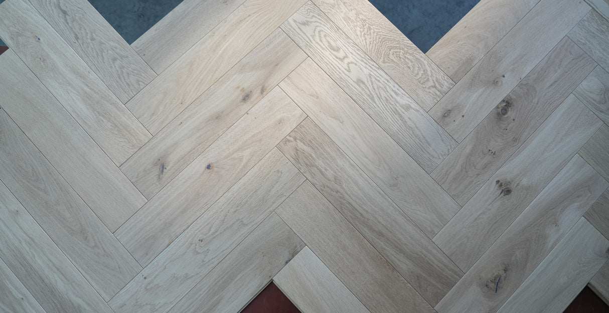 Stavparket i massiv eg - ubehandlet - børstet - Manhattan - Bredde 125 mm