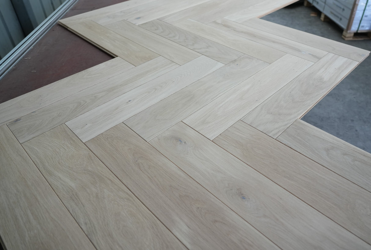 Stavparket i massiv eg - ubehandlet - sleben - Manhattan - Bredde 125 mm