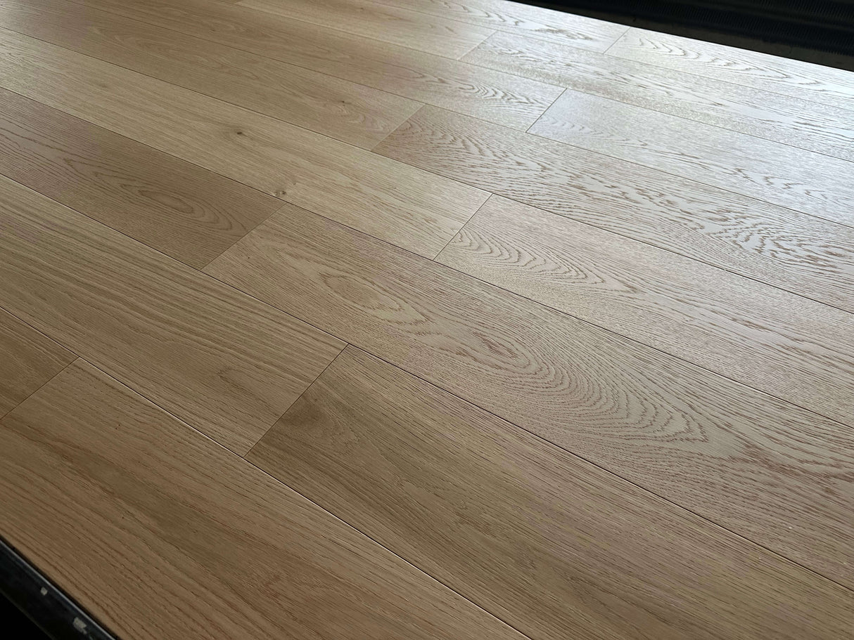 Plankegulv i eg med UV matlak uden knaster - Manhattan Selected - Bredde 190 mm