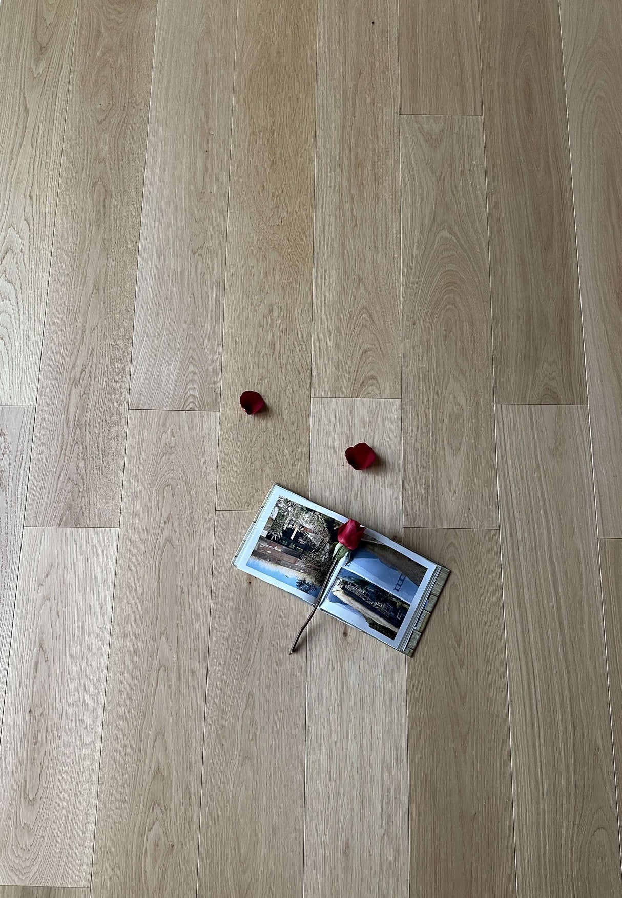 Plankegulv i eg med UV matlak uden knaster - Manhattan Selected - Bredde 190 mm