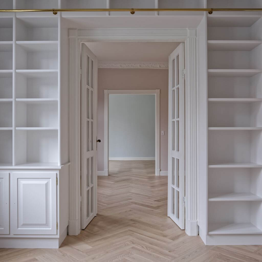 Sildebensparket i rødeg - Silenzio/Atlas - Bredde 132 mm